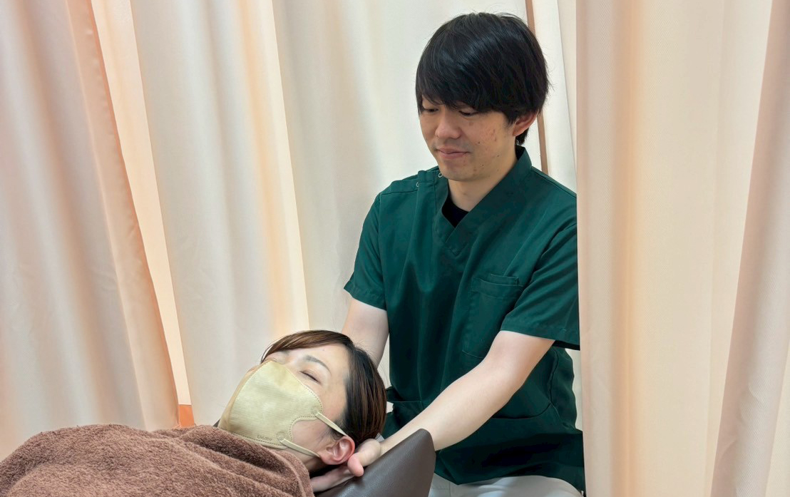 スタッフの顔写真