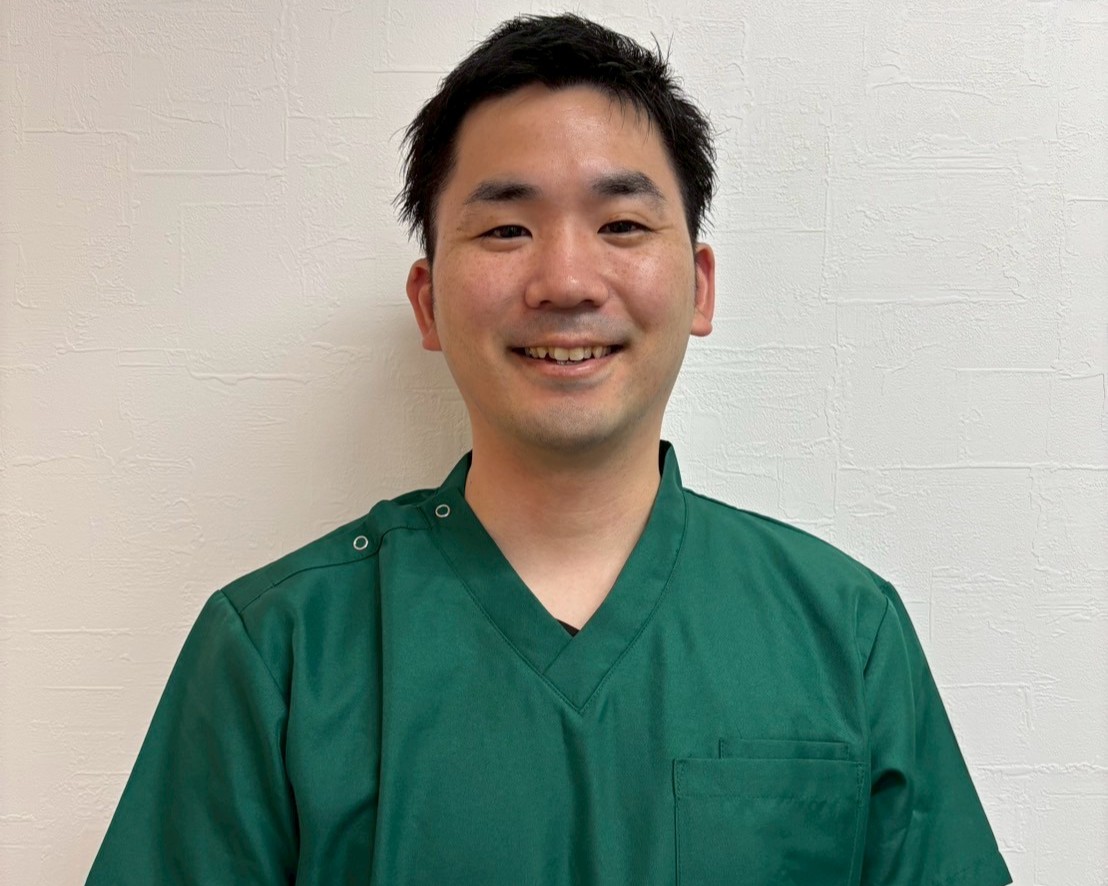 スタッフの顔写真