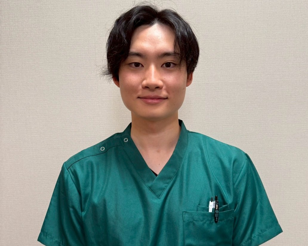 スタッフの顔写真