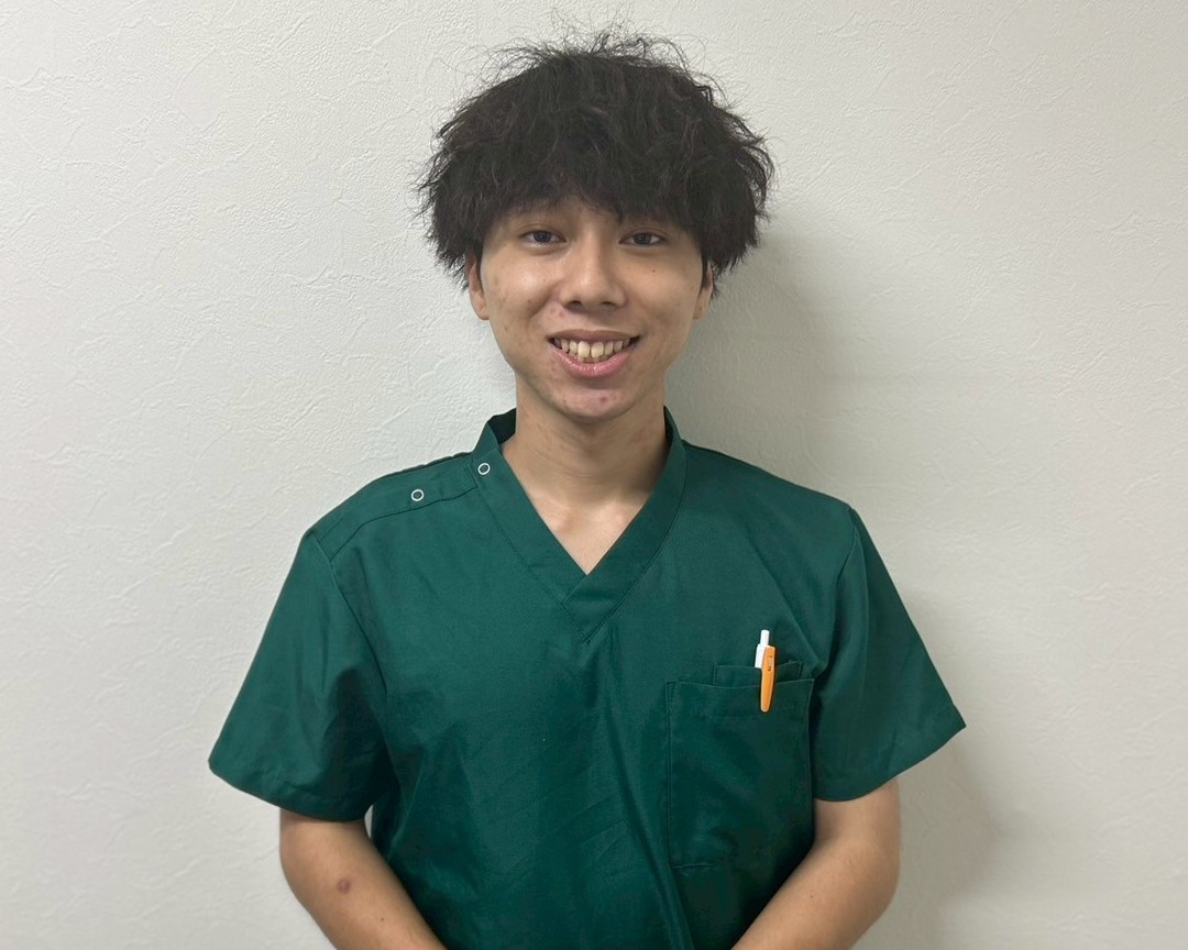 スタッフの顔写真