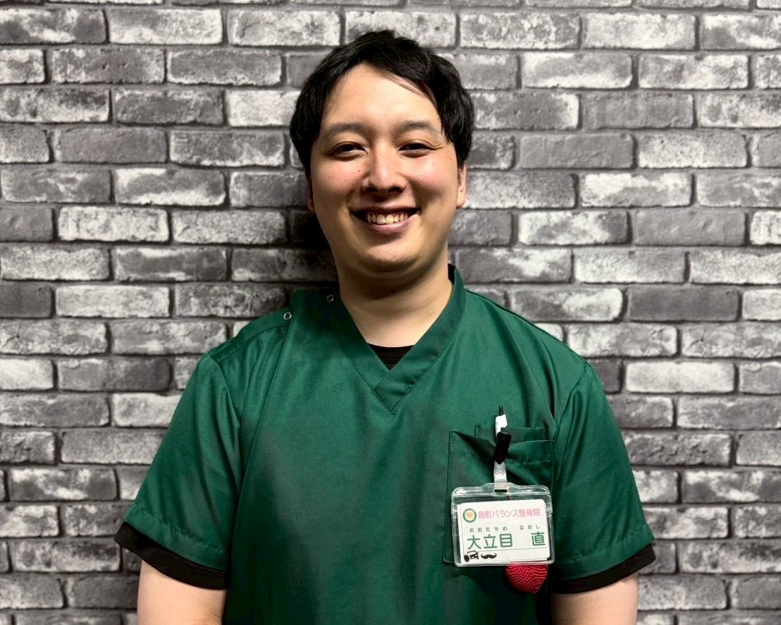 スタッフの顔写真