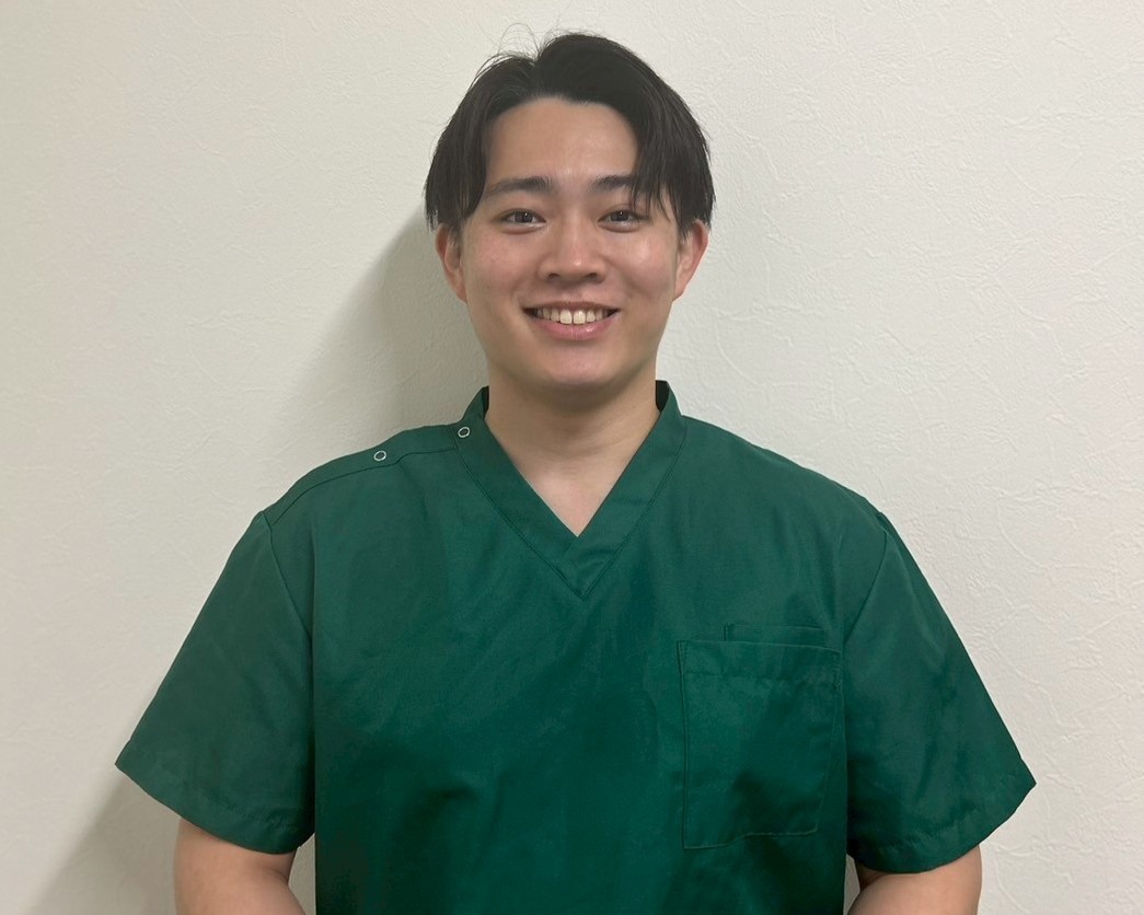 スタッフの顔写真