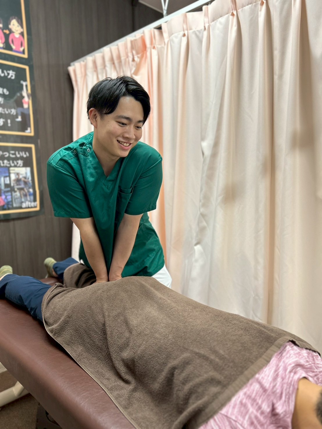 スタッフの顔写真