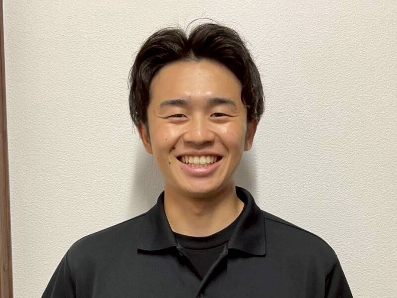 スタッフの顔写真