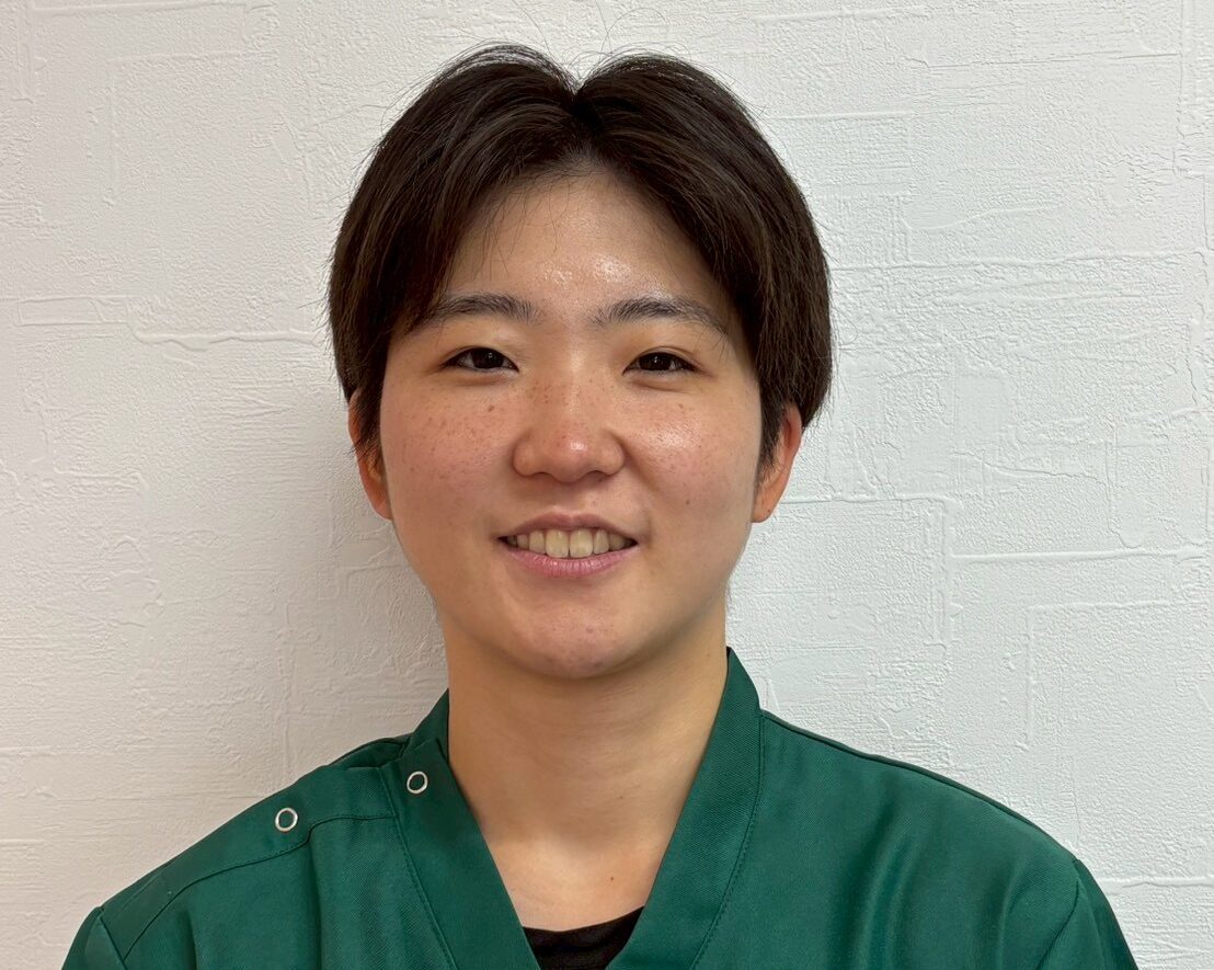 スタッフの顔写真