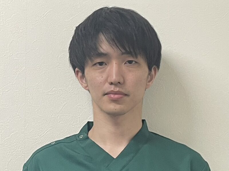 スタッフの顔写真